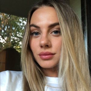 Meet your Posher, Sabrina